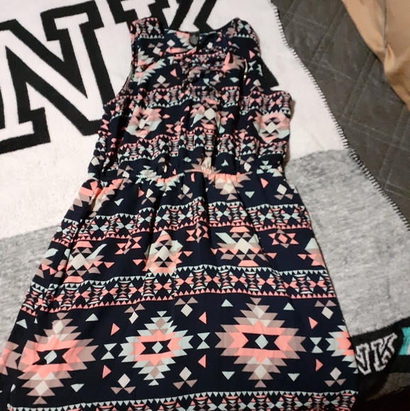 Vibrant dress - Picture 2 of 2